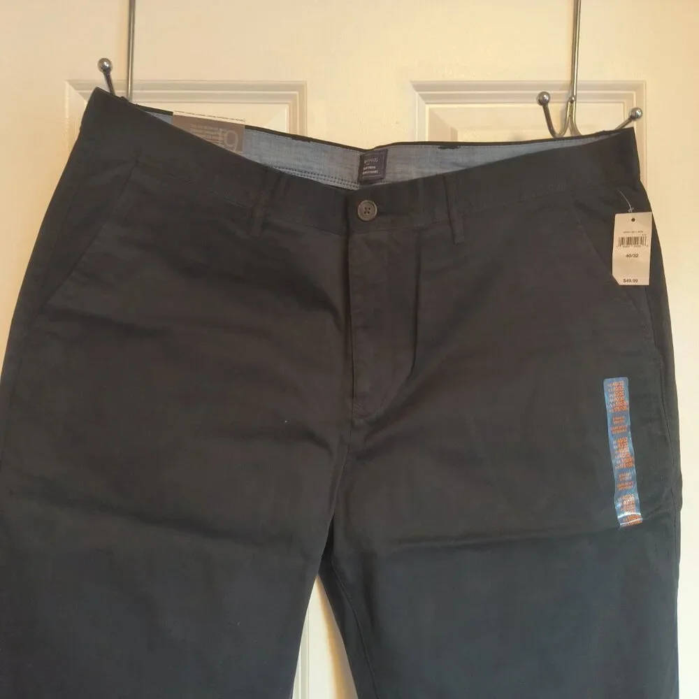 New Gap Khakis Straight Stretch MENS 40/32 Pants